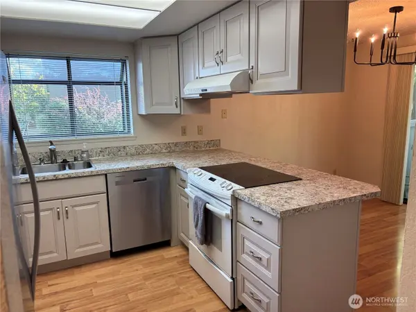 19219 40th AVE W #H-1, Lynnwood, WA 98036