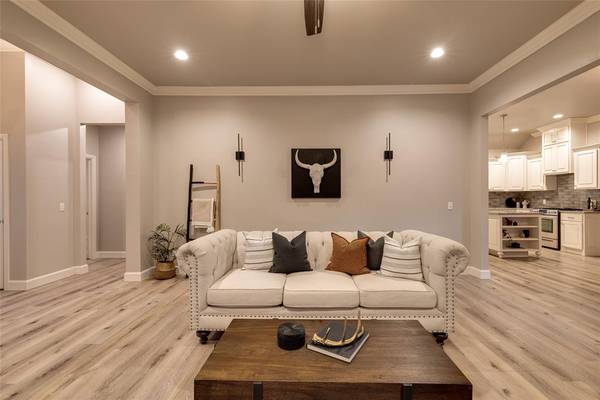 12475 Stone Hill DR, Guthrie, OK 73044