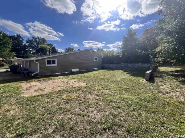 203 PLUM ST, Anna, IL 62906