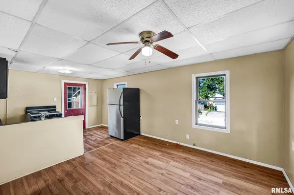 206 COOPER ST, Pekin, IL 61554