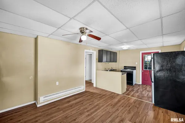 206 COOPER ST, Pekin, IL 61554