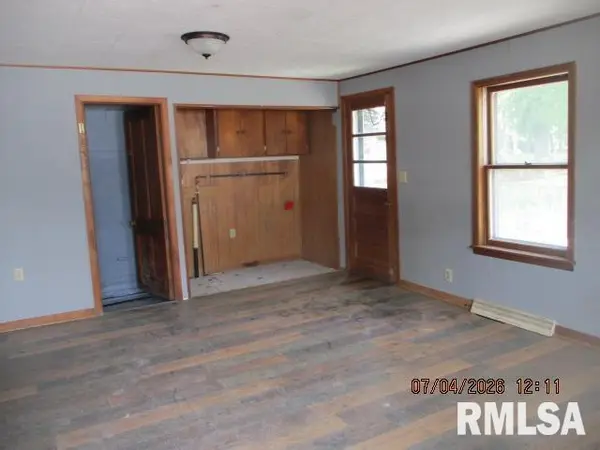 213 E MAPLE ST, Elmwood, IL 61529