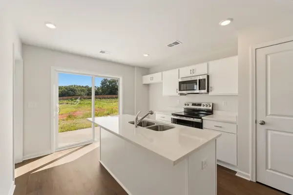 170 Cloverfield LN, Spartanburg, SC 29303