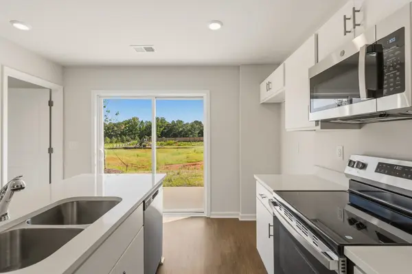 170 Cloverfield LN, Spartanburg, SC 29303