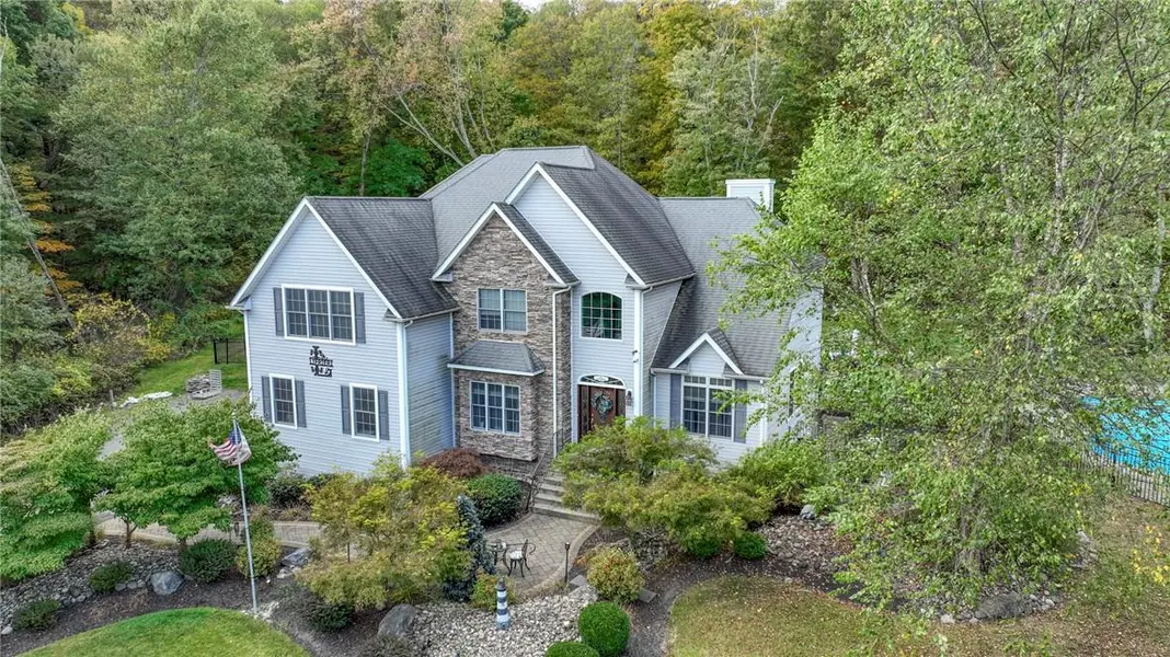 38 Whites Corner LN, Hopewell Junction, NY 12533
