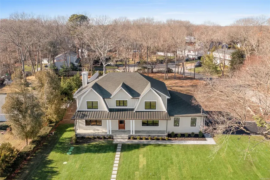 20 Winston DR, Smithtown, NY 11787