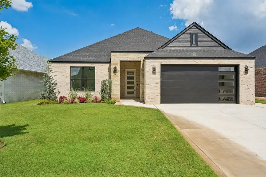 4924 Pont Neuf RD, Edmond, OK 73034