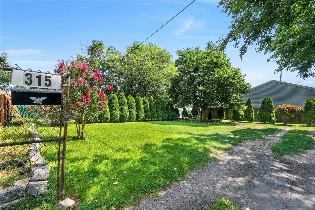315 Harding PARK, Bronx, NY 10473