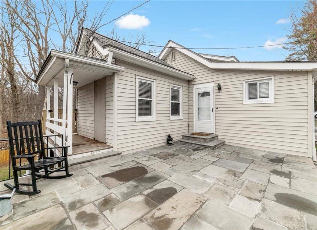 27 Bridge LN, Yorktown Heights, NY 10598