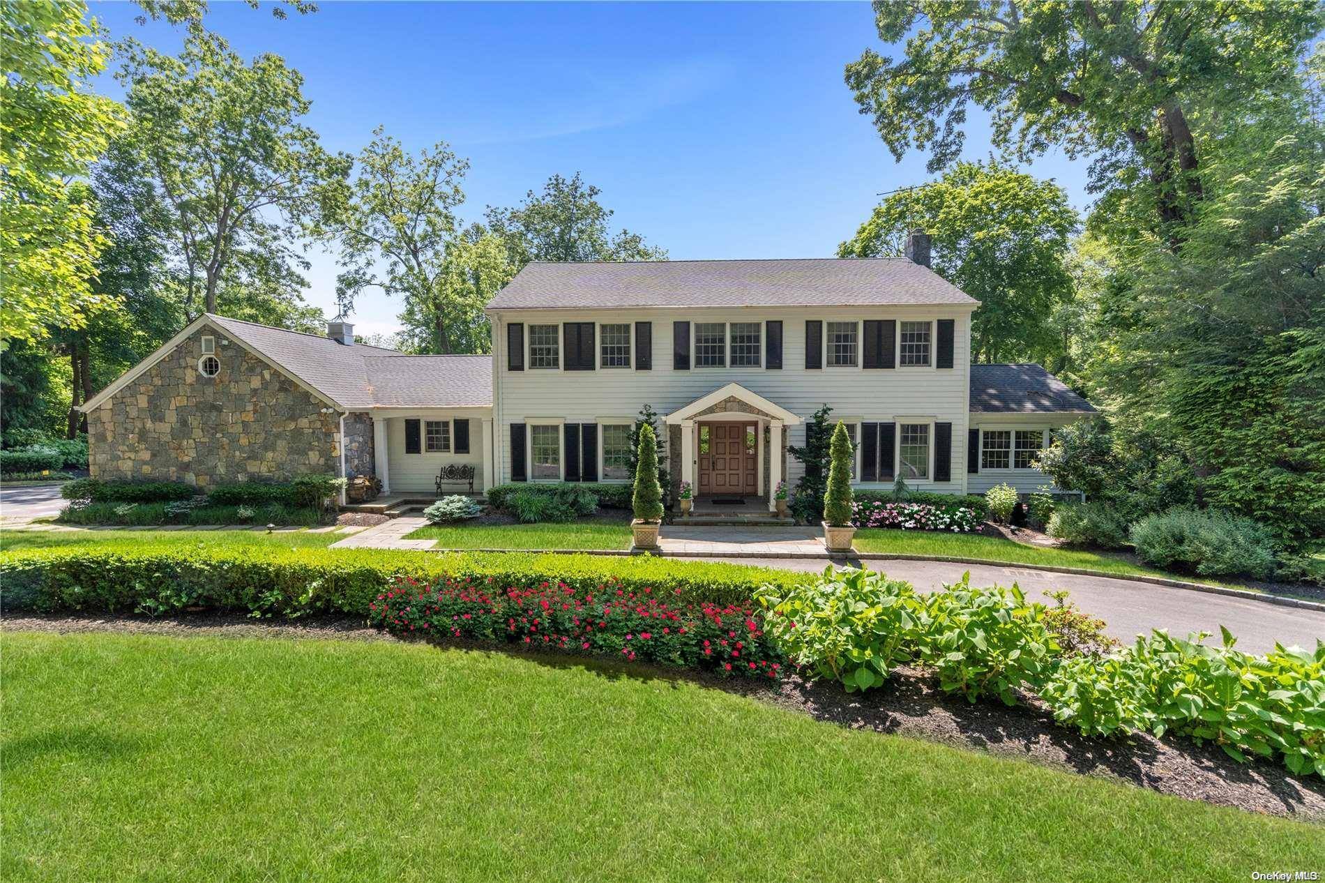 10 Morris LN, Oyster Bay Cove, NY 11771