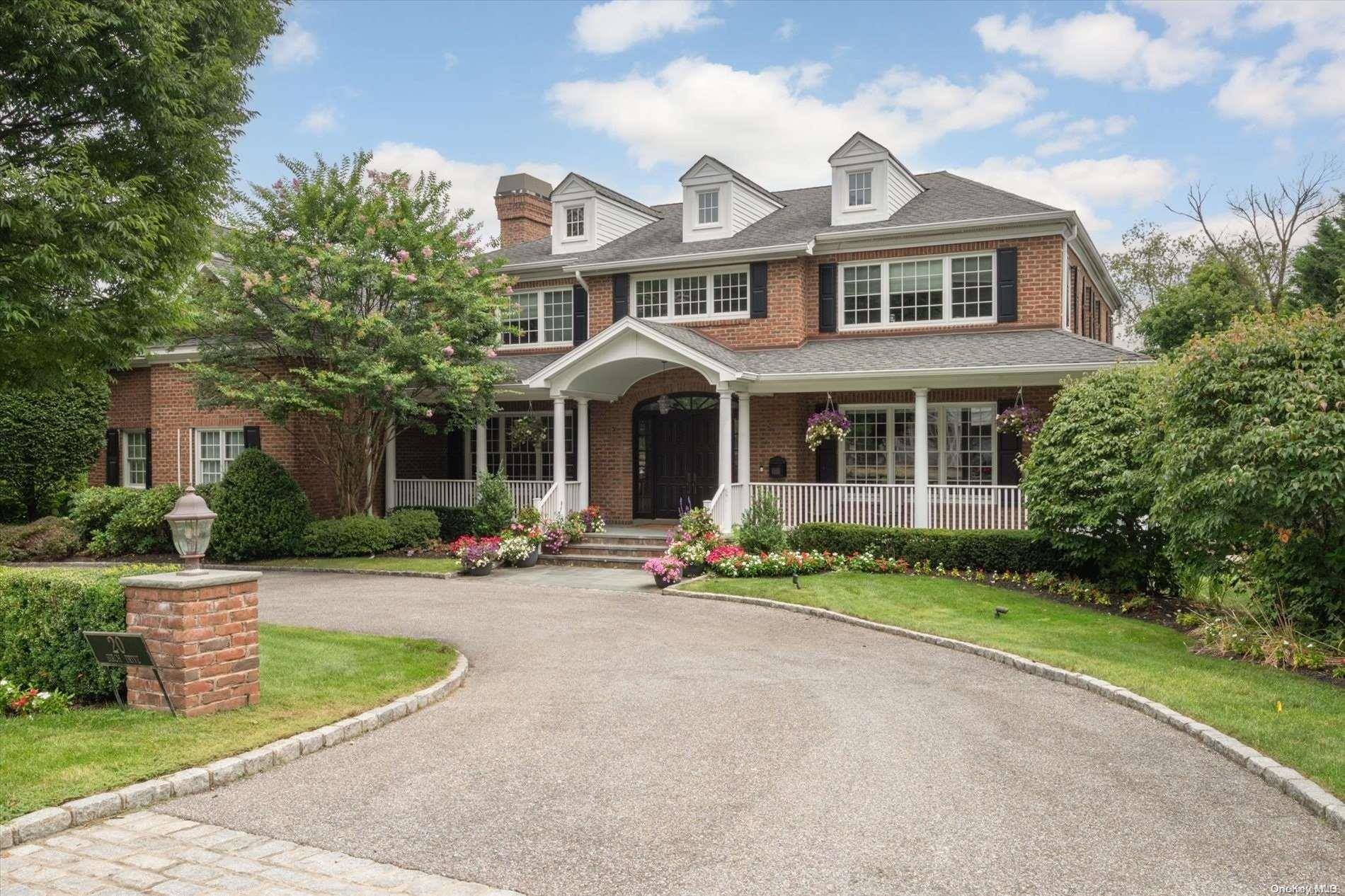 20 Birch DR, East Hills, NY 11576