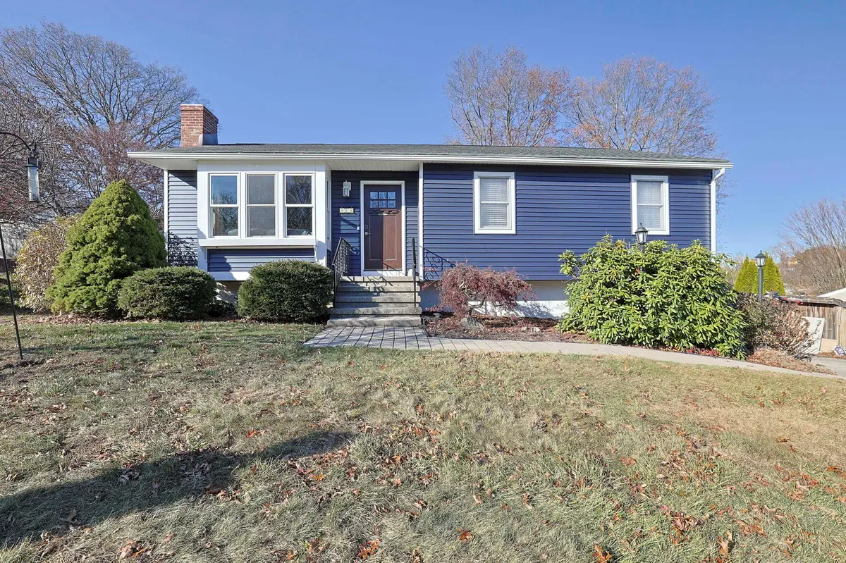6 Crabapple CT, Wappingers Falls, NY 12590
