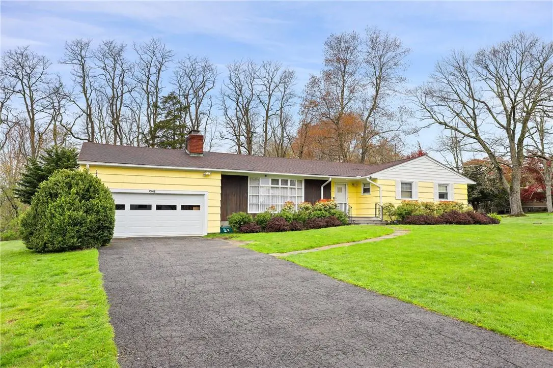 1 Frances DR, Katonah, NY 10536