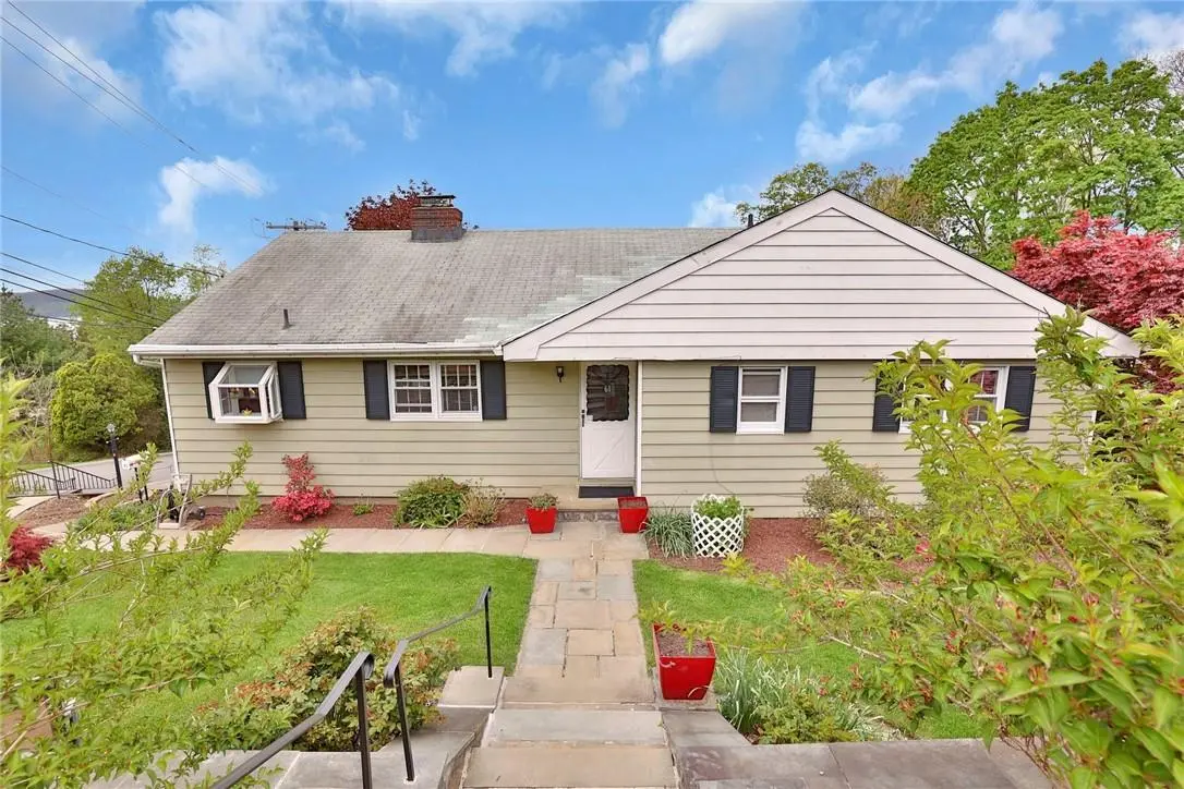 61 Cedar LN, Ossining, NY 10562