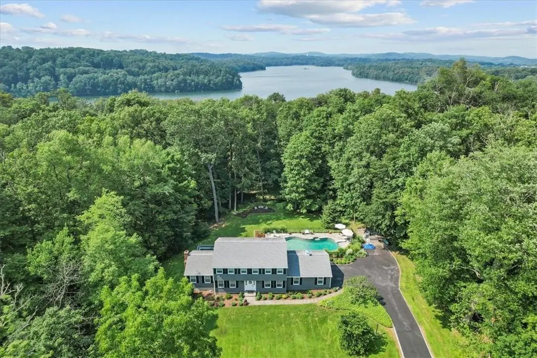 5 Catherine PL, Katonah, NY 10536