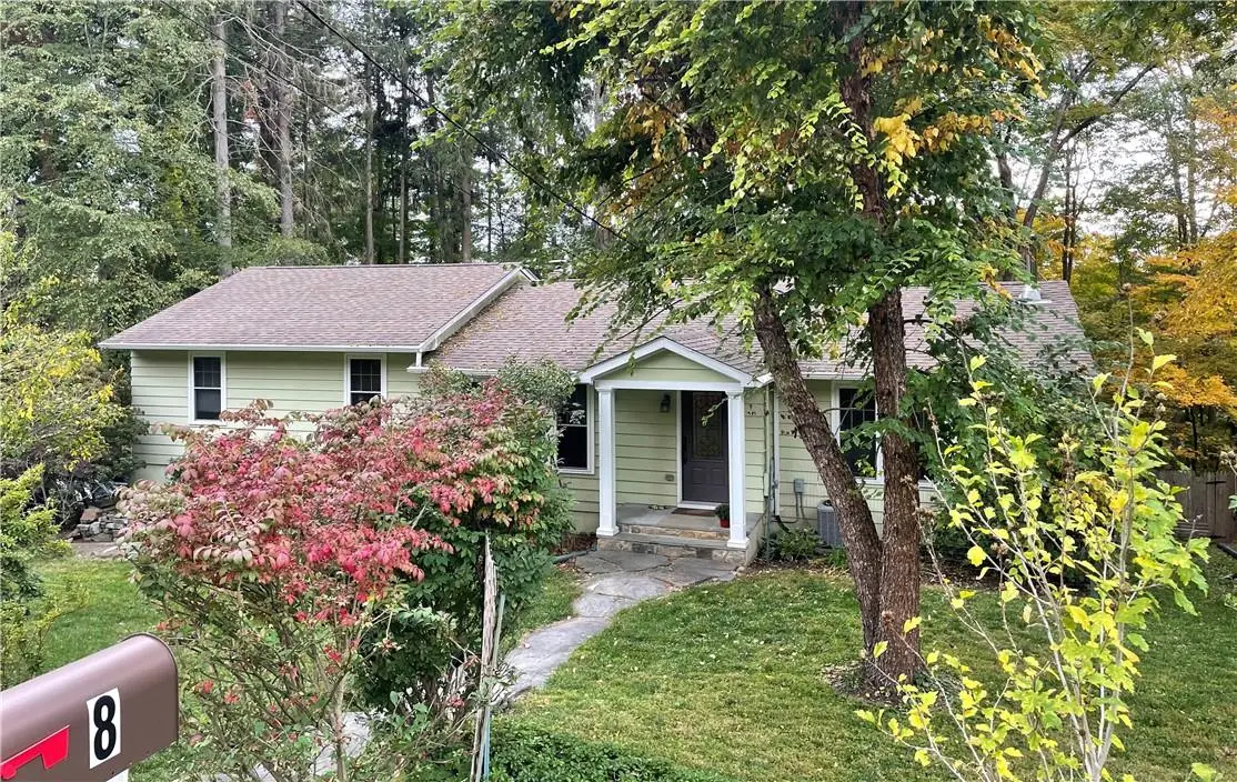 8 Jessitar RD, North Salem, NY 10560