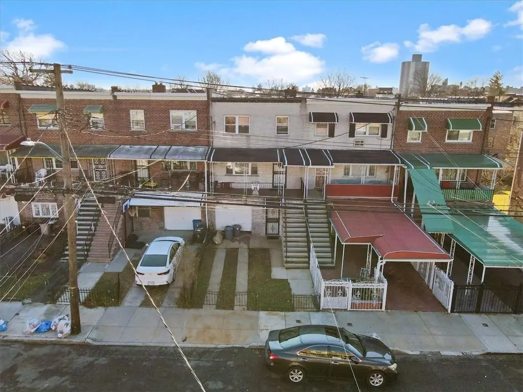 942 E 220th ST, Bronx, NY 10469