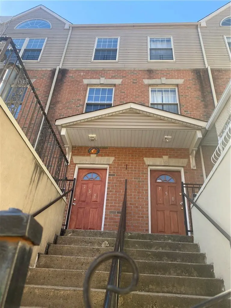 752 E 214th ST, Bronx, NY 10467