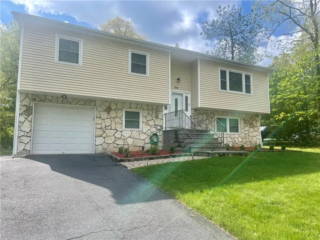 60 Forest Glen RD, Valley Cottage, NY 10989