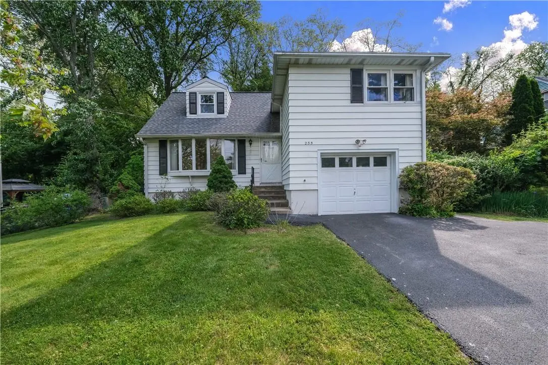 235 Valley RD, Valley Cottage, NY 10989