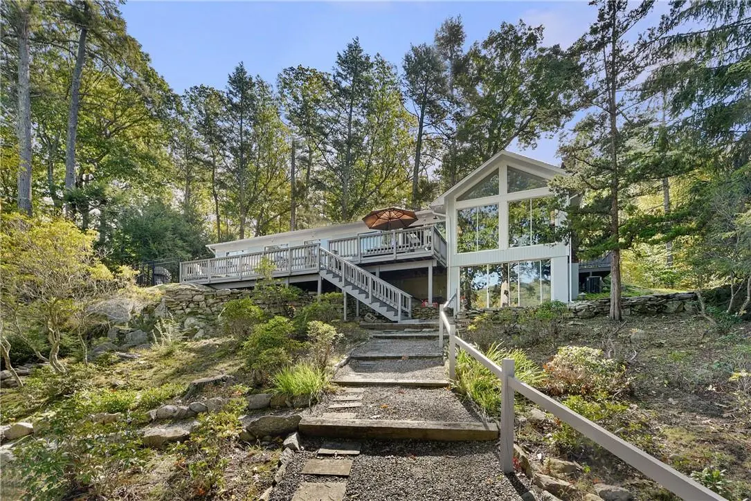 40 Perch Bay RD, Waccabuc, NY 10597