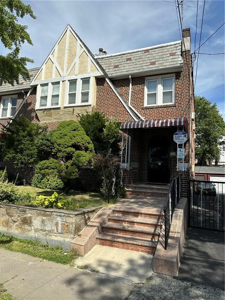 3236 Fish AVE, Bronx, NY 10469