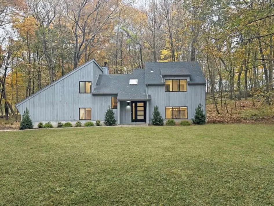 61 Cliffside LN, Bedford Corners, NY 10549