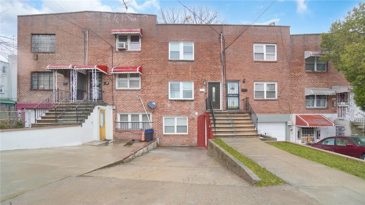 1013 E 229th ST, Bronx, NY 10466