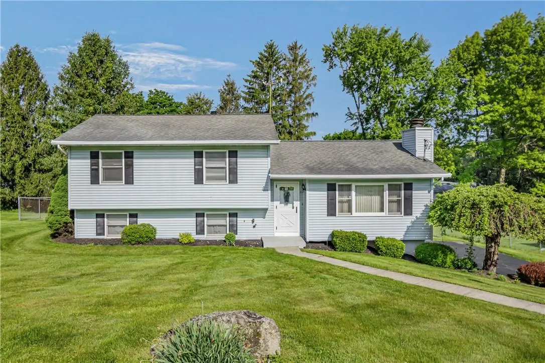 43 Edgewood DR, Poughkeepsie, NY 12603