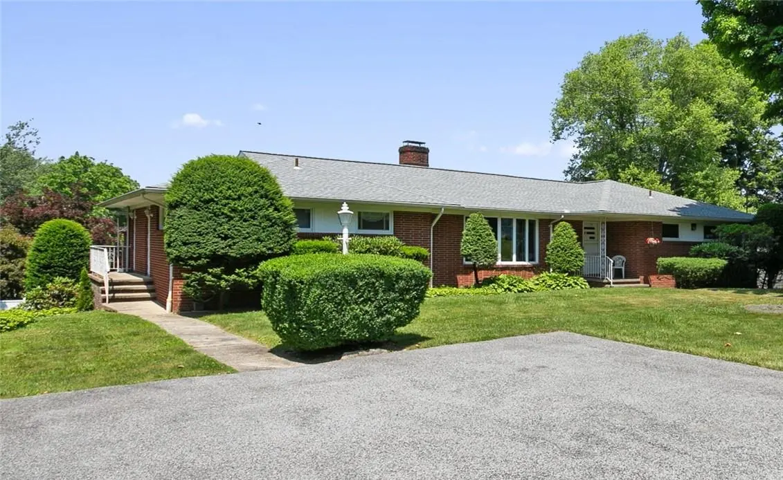 4 Summit RD, Mahopac, NY 10541