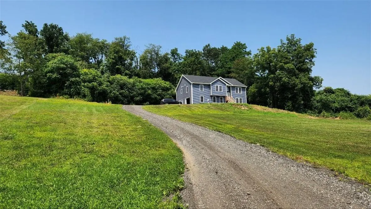 25 Anns Orchard RD, Milton, NY 12547