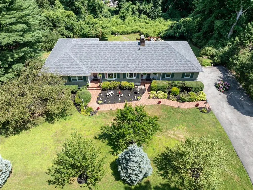 15 Stillman LN, Pleasantville, NY 10570