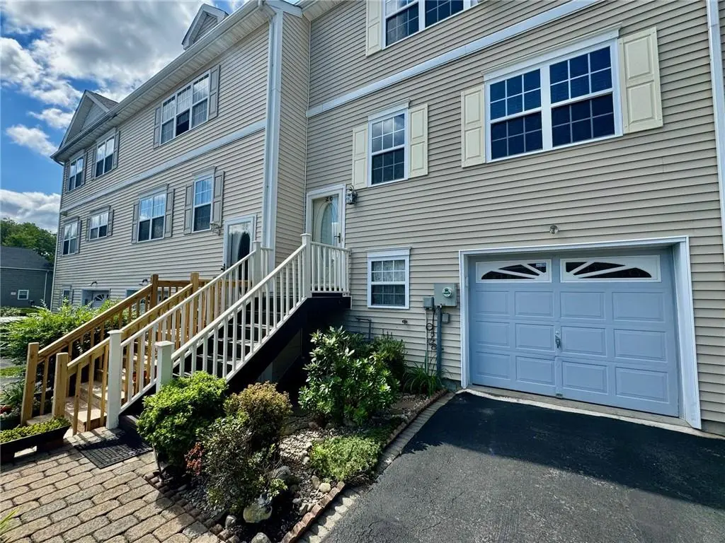 26 Peach PL, Middletown, NY 10940