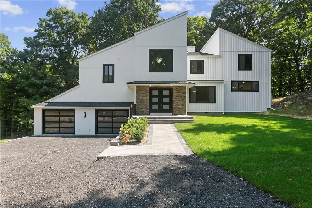 43 Rock Gate Farm RD, Bedford, NY 10549