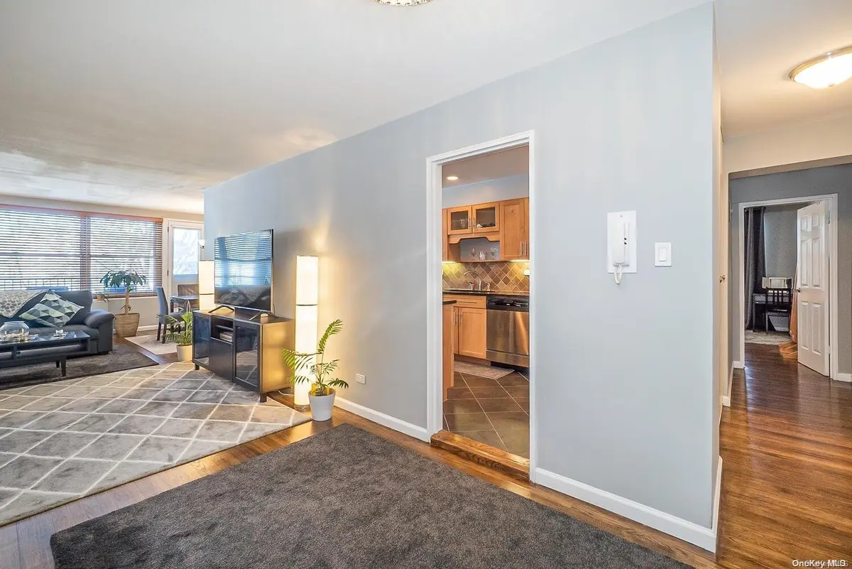 212-30 23 AVE #3K, Bayside, NY 11360