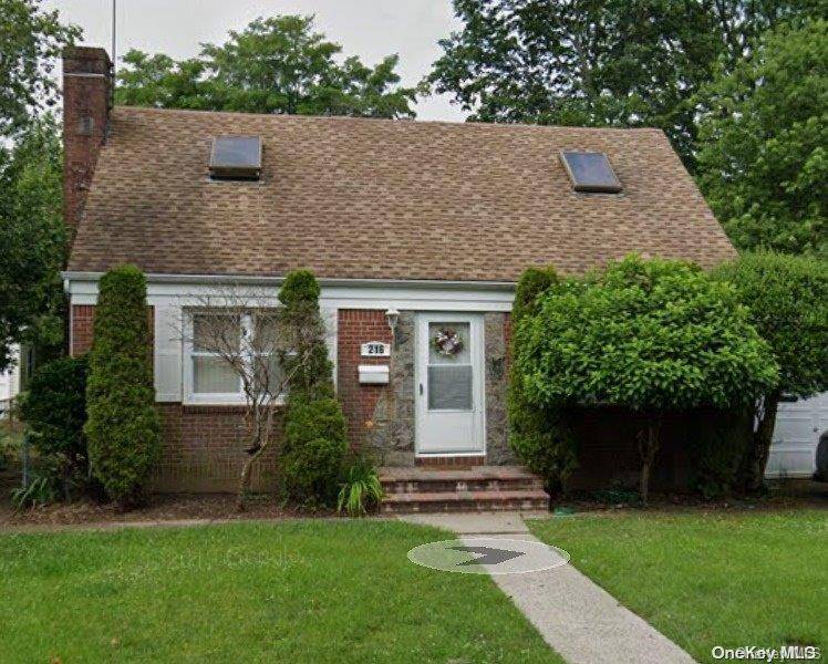 216 Laclede AVE, Uniondale, NY 11553