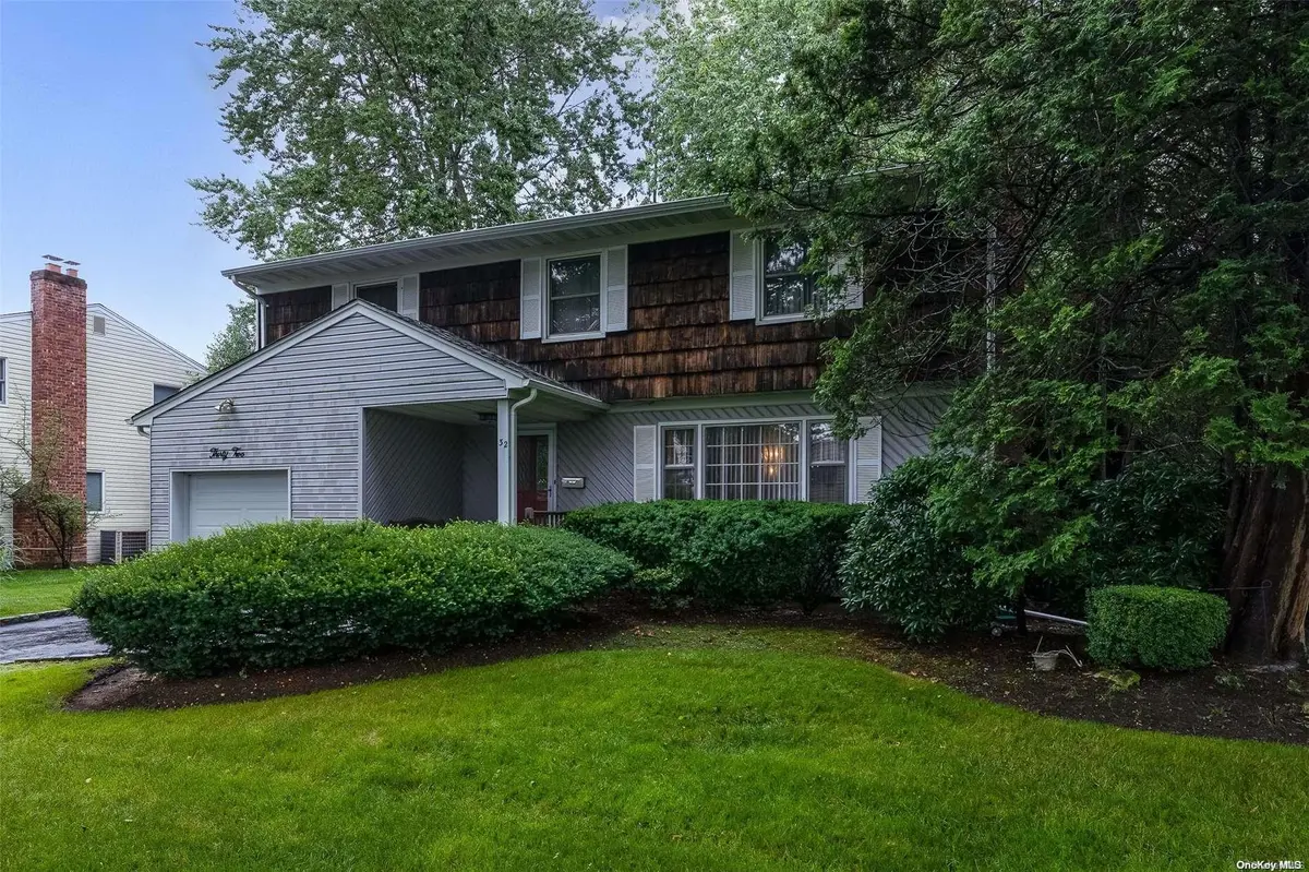 32 Culver CT, Melville, NY 11747