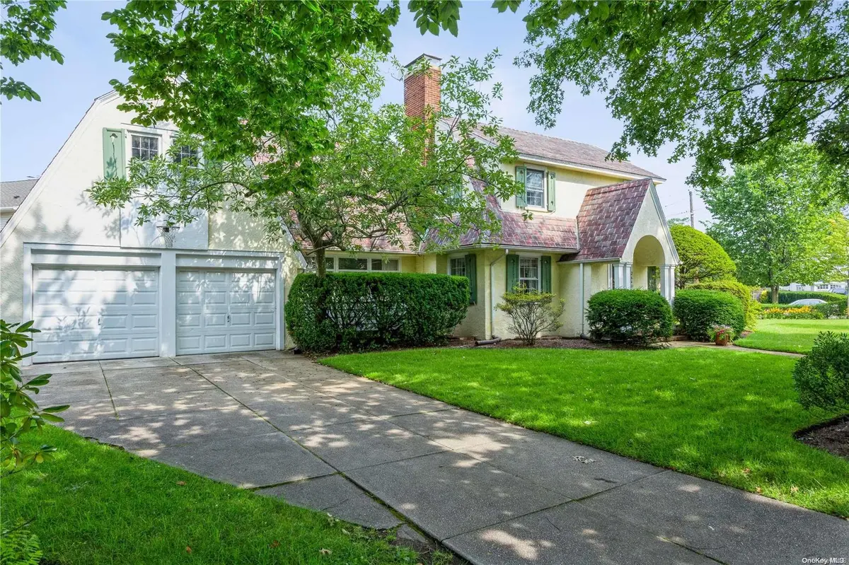 2640 Rockaway AVE, Oceanside, NY 11572