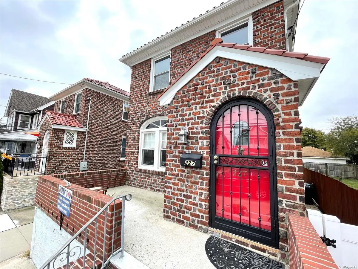 227 Beach 135th ST, Belle Harbor, NY 11694