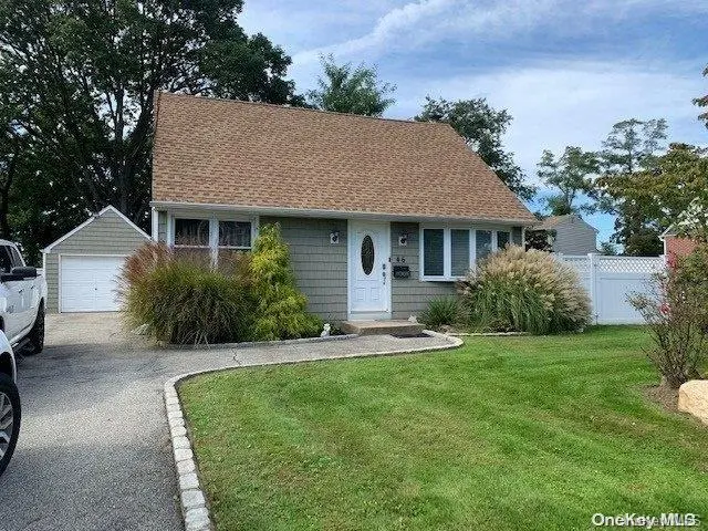 46 Belmont AVE, West Babylon, NY 11704