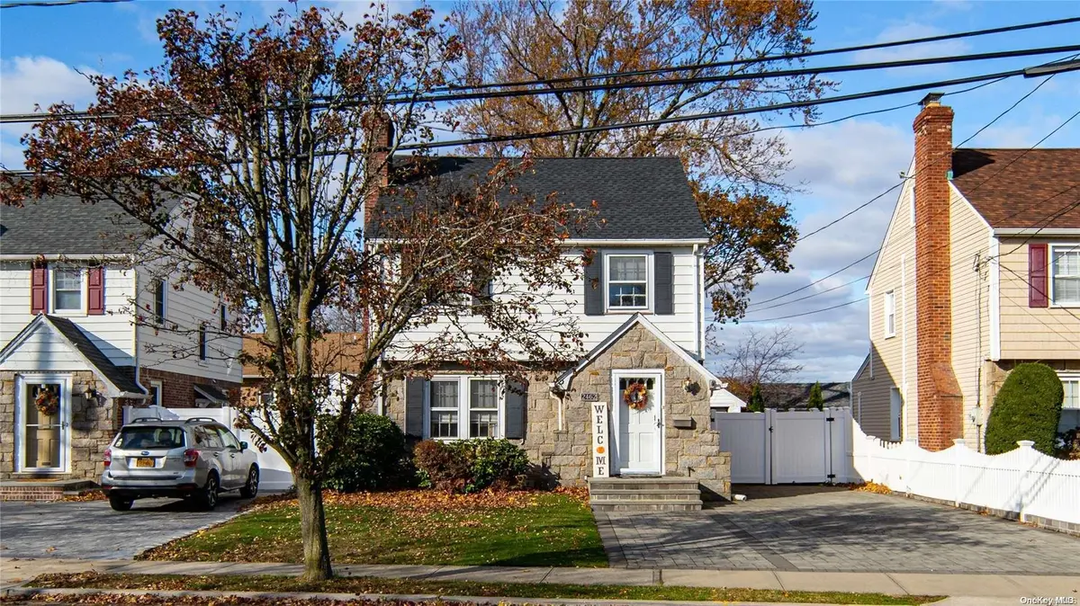 2462 Arthur CT, Oceanside, NY 11572