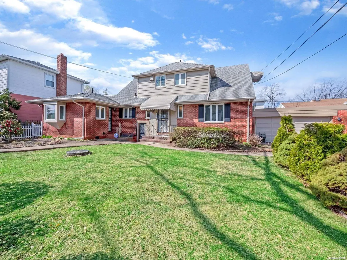 28-16 210th PL, Bayside, NY 11360