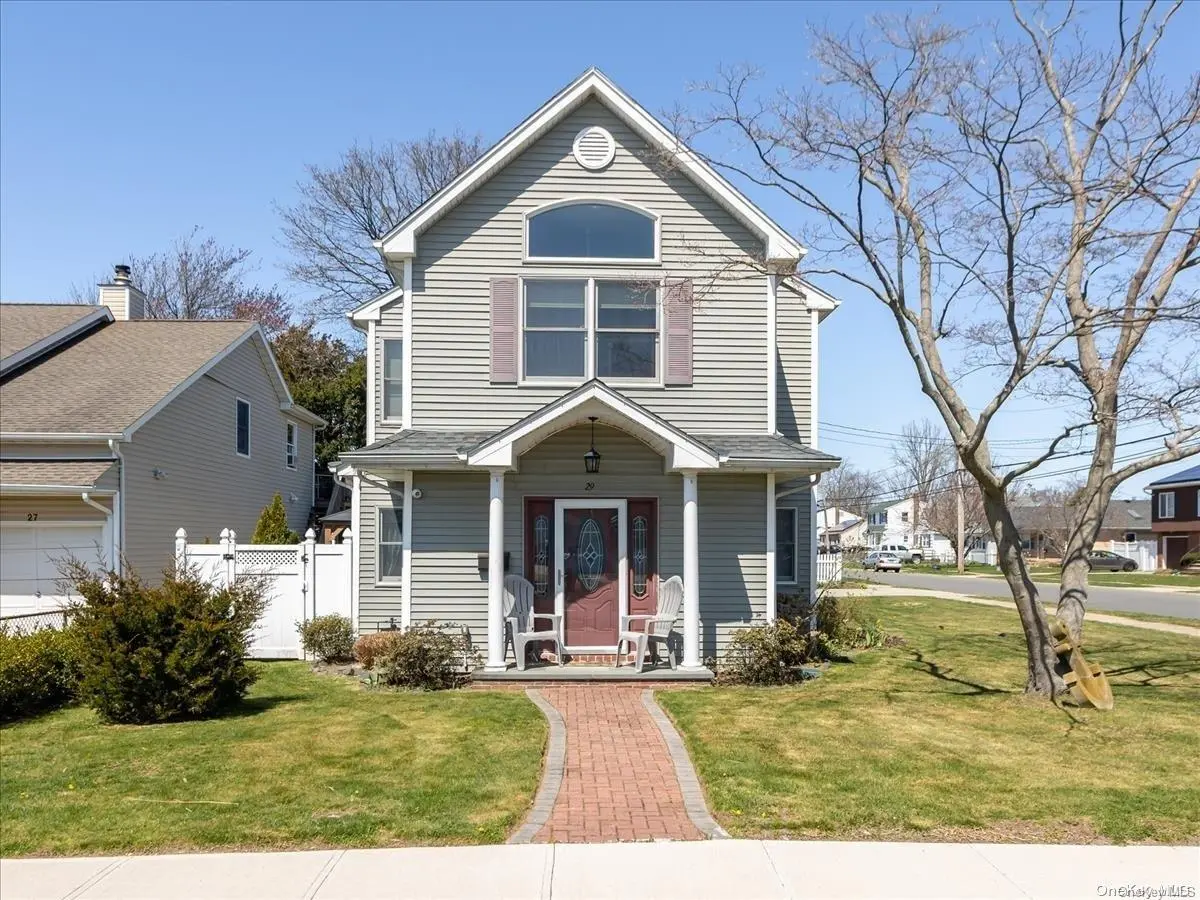 29 North PLZ, Amity Harbor, NY 11701