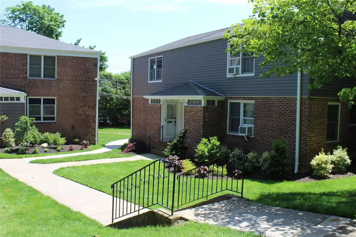 12 Glen Keith RD #12L, Glen Cove, NY 11542