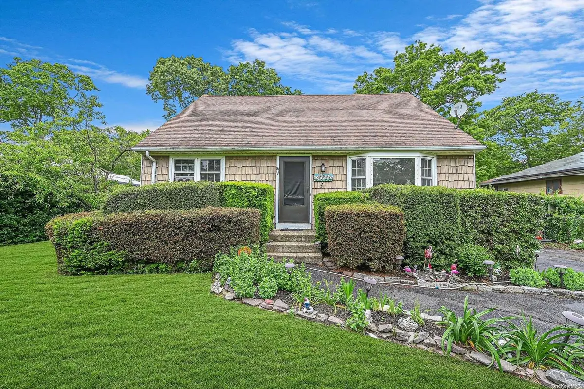 119 Moriches AVE, Mastic, NY 11950