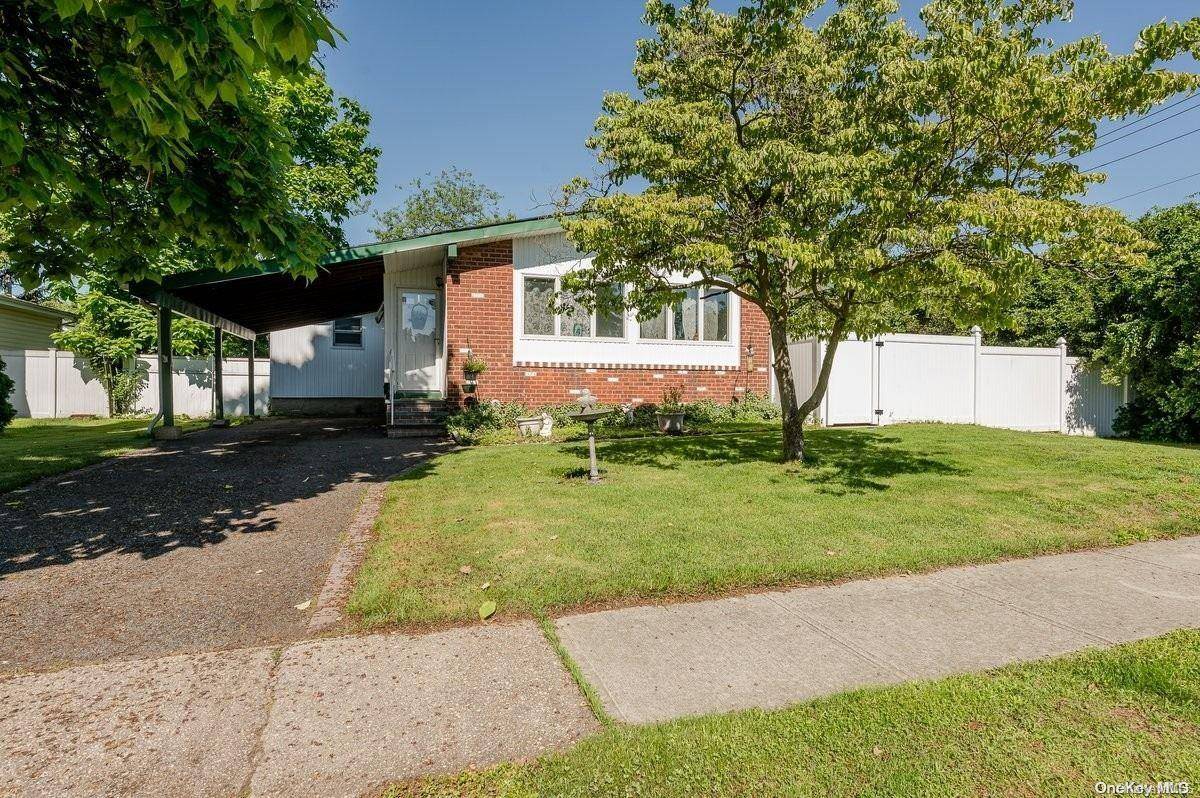 3520 Courtney LN, Bethpage, NY 11714