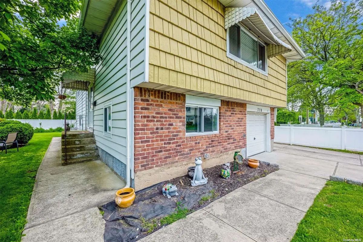 778 Stewart AVE, Bethpage, NY 11714
