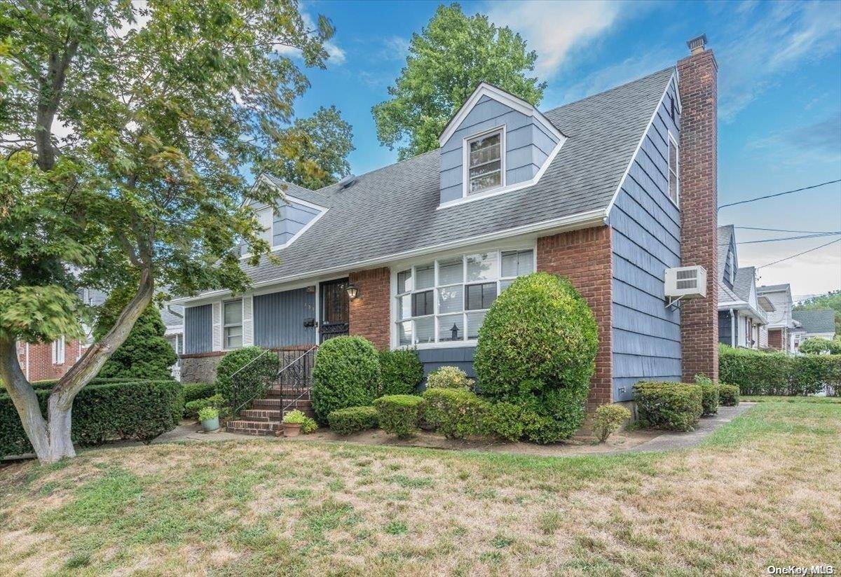 131 Bucknell RD, Valley Stream, NY 11580