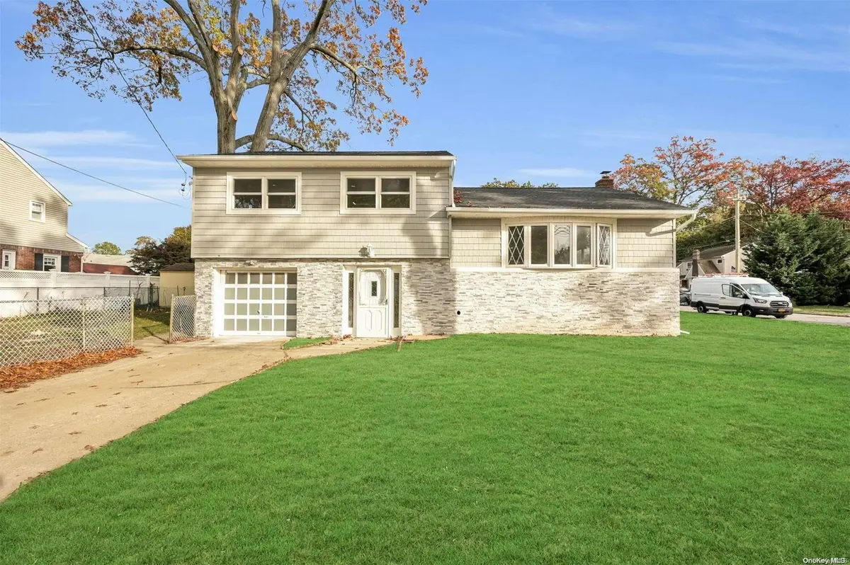 1615 Berkeley AVE, North Baldwin, NY 11510