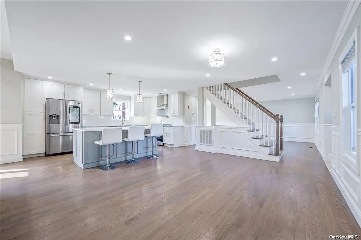 172 1st AVE, Massapequa Park, NY 11762